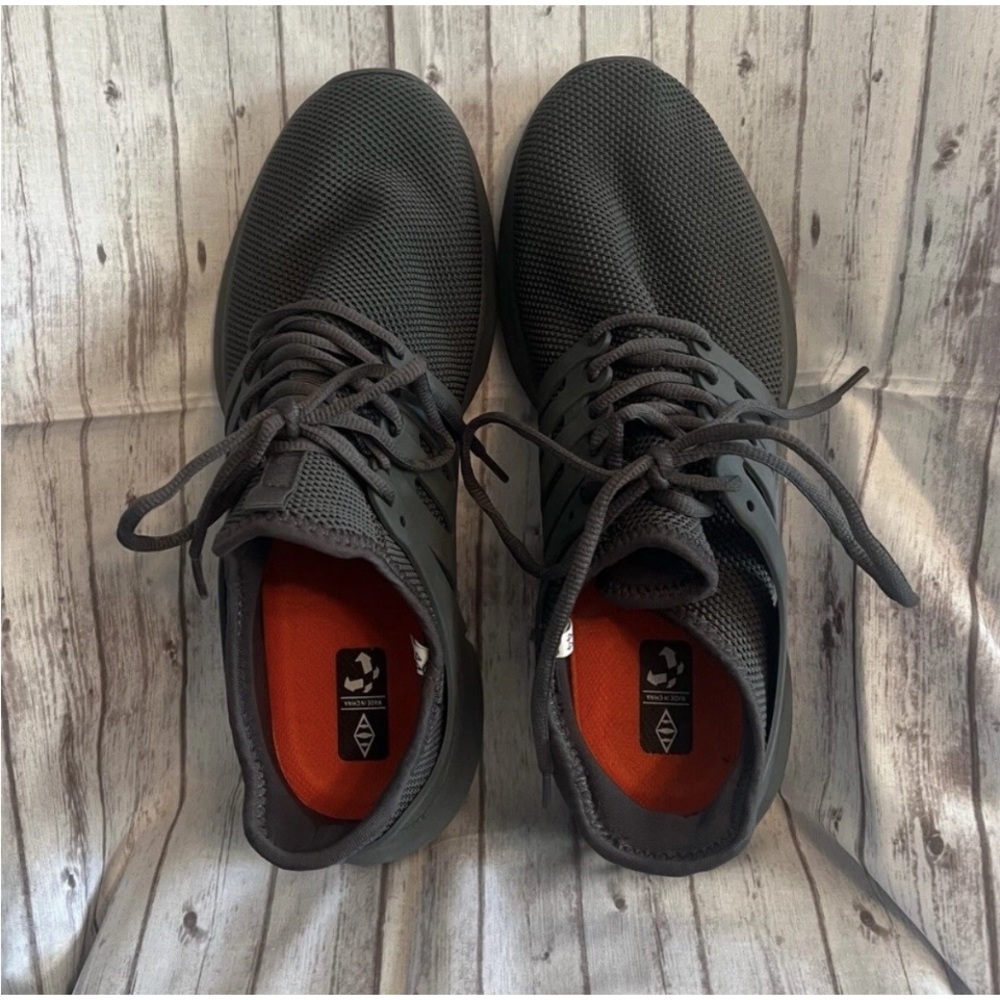 👠🖤Men's Gray Athletic Shoes Biacolum Non Skip
Size 10 1/2